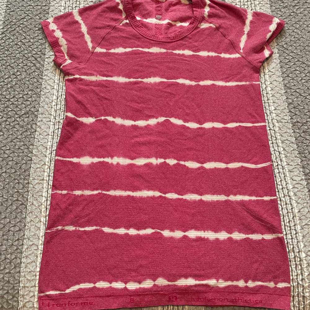 Lululemon Tech Short Sleeve Shirt Size 8